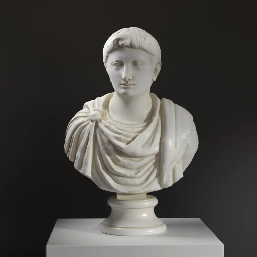 Busto de un Político en resina con acabado de mármol y bronce.