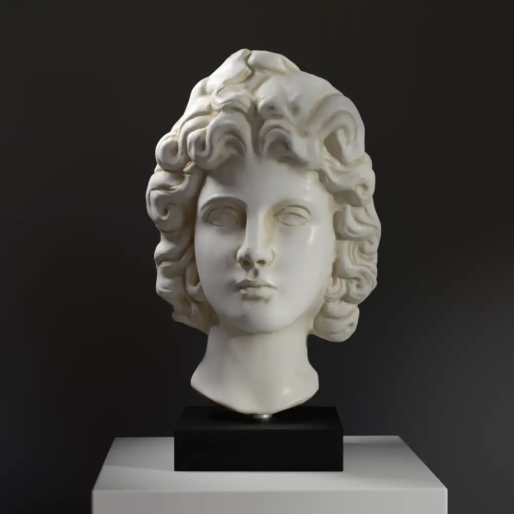 Busto de mármol romano de un dios con detalles intrincados.