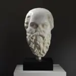 Busto de Sócrates en resina con pátina de mármol y bronce.