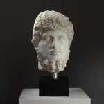 Busto de Lucio Vero en resina con acabado de pátina.