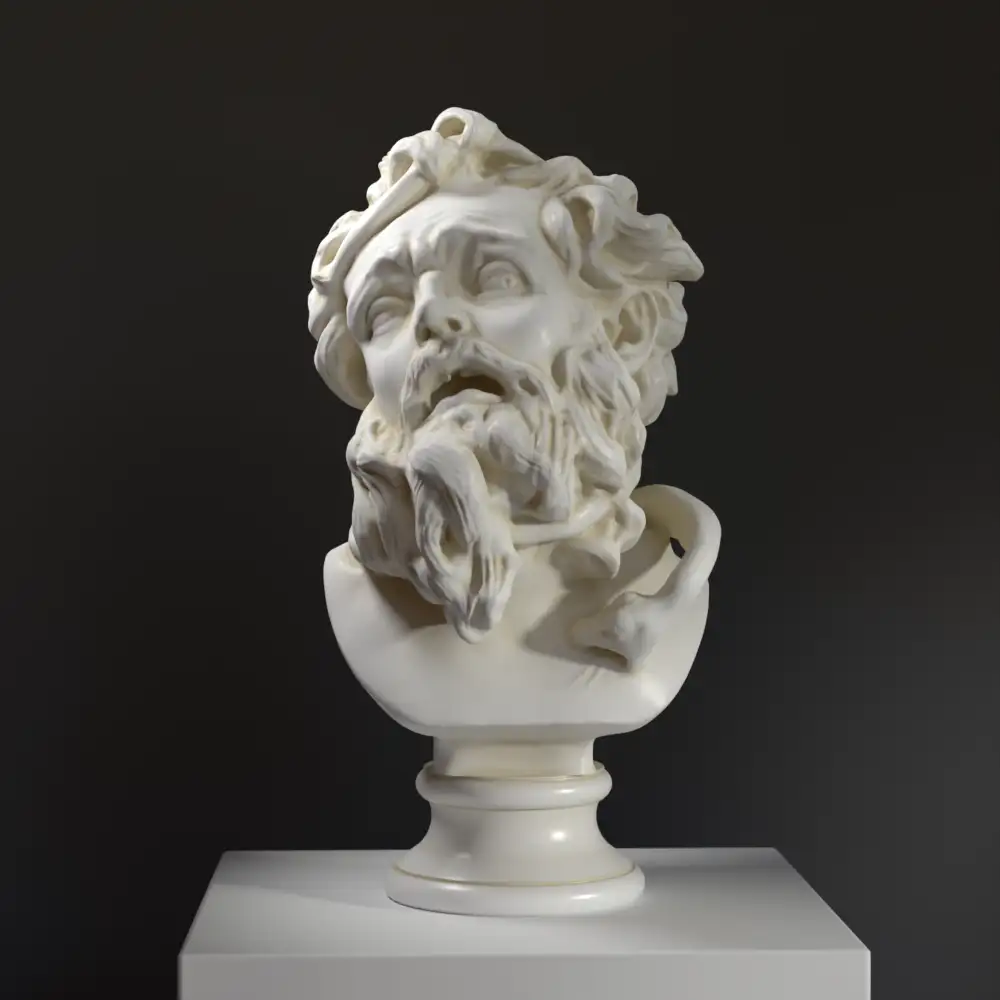 Busto de Dolore I en resina con acabado en pátina.