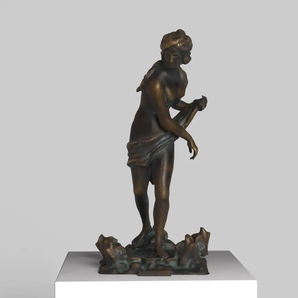 Sculpture de Galatée en résine, représentant une figure classique.