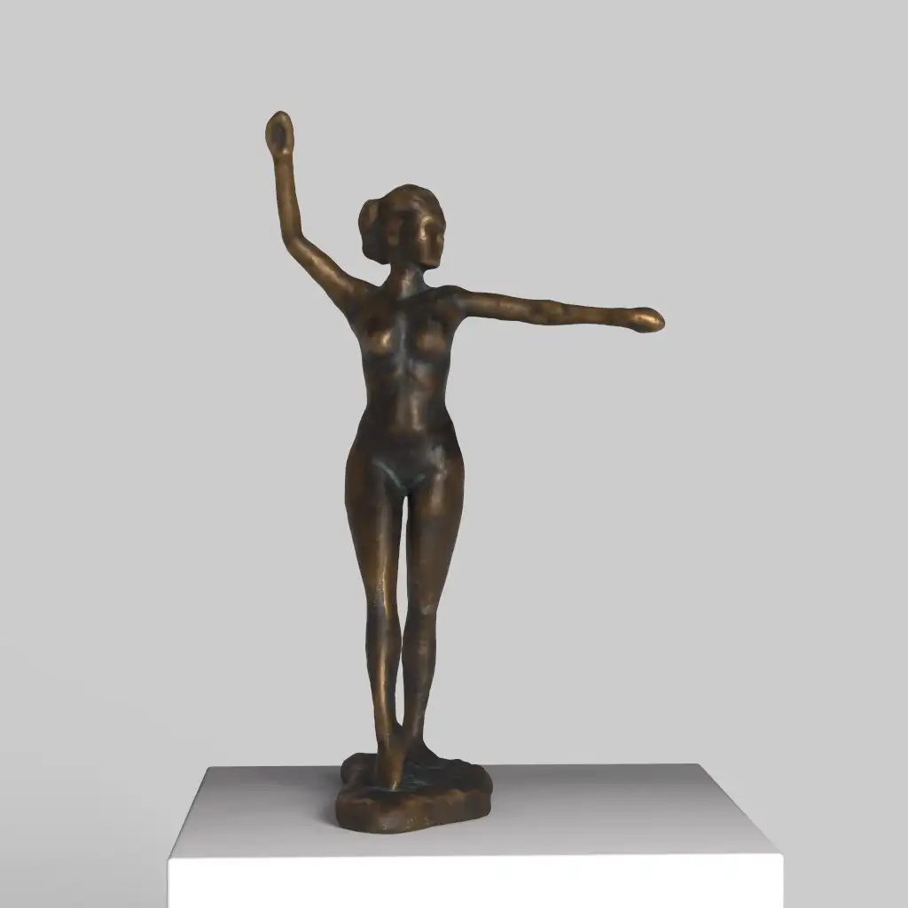 Sculpture de danseuse en position de danse, pied droit avancé.