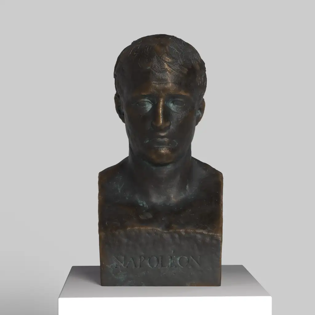 Buste de Napoléon Bonaparte en résine avec finition patinée.