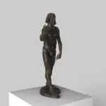 Sculpture de Saint Jean-Baptiste en résine avec finition marbre et bronze.