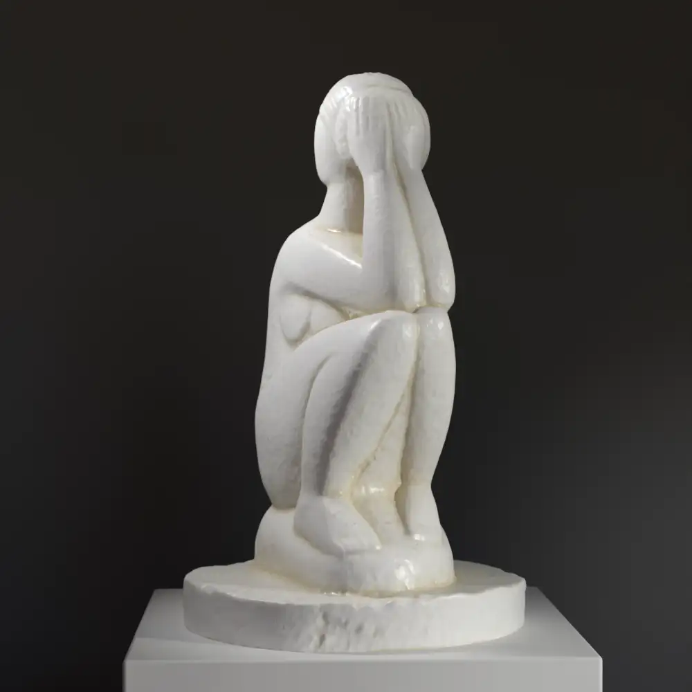 Sculpture du Printemps en résine avec patine imitant le marbre.