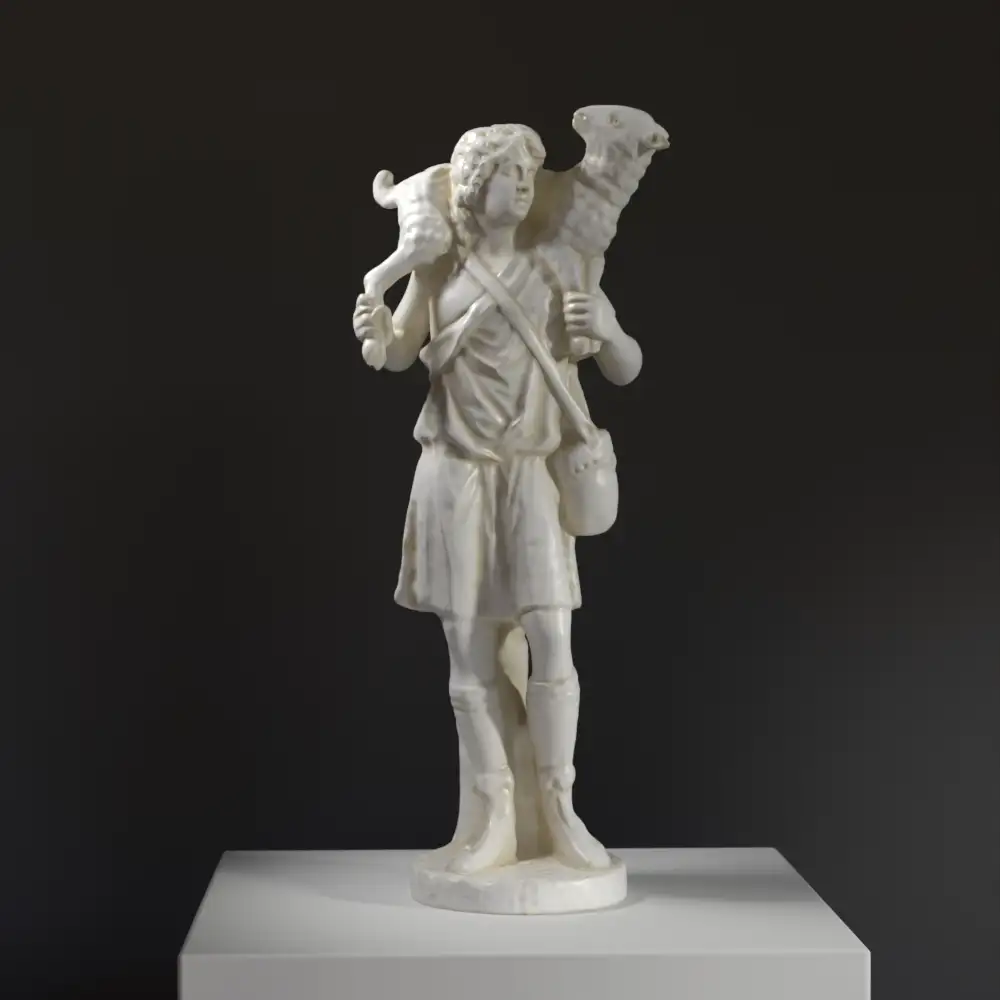 Statue du Bon Pasteur portant un agneau sur ses épaules.