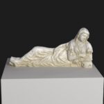 Sculpture de la Madone de la Nativité représentant Marie, mère de Jésus.