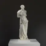 Réplique de la Statue Colossale d'une Déesse
