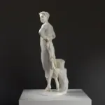 Sculpture représentant une danseuse au Musée d'État de l'Hermitage à Saint-Pétersbourg.