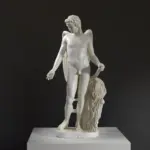 Sculpture d'Eros de Centocelle en résine avec effet de patine marbrée et bronze.