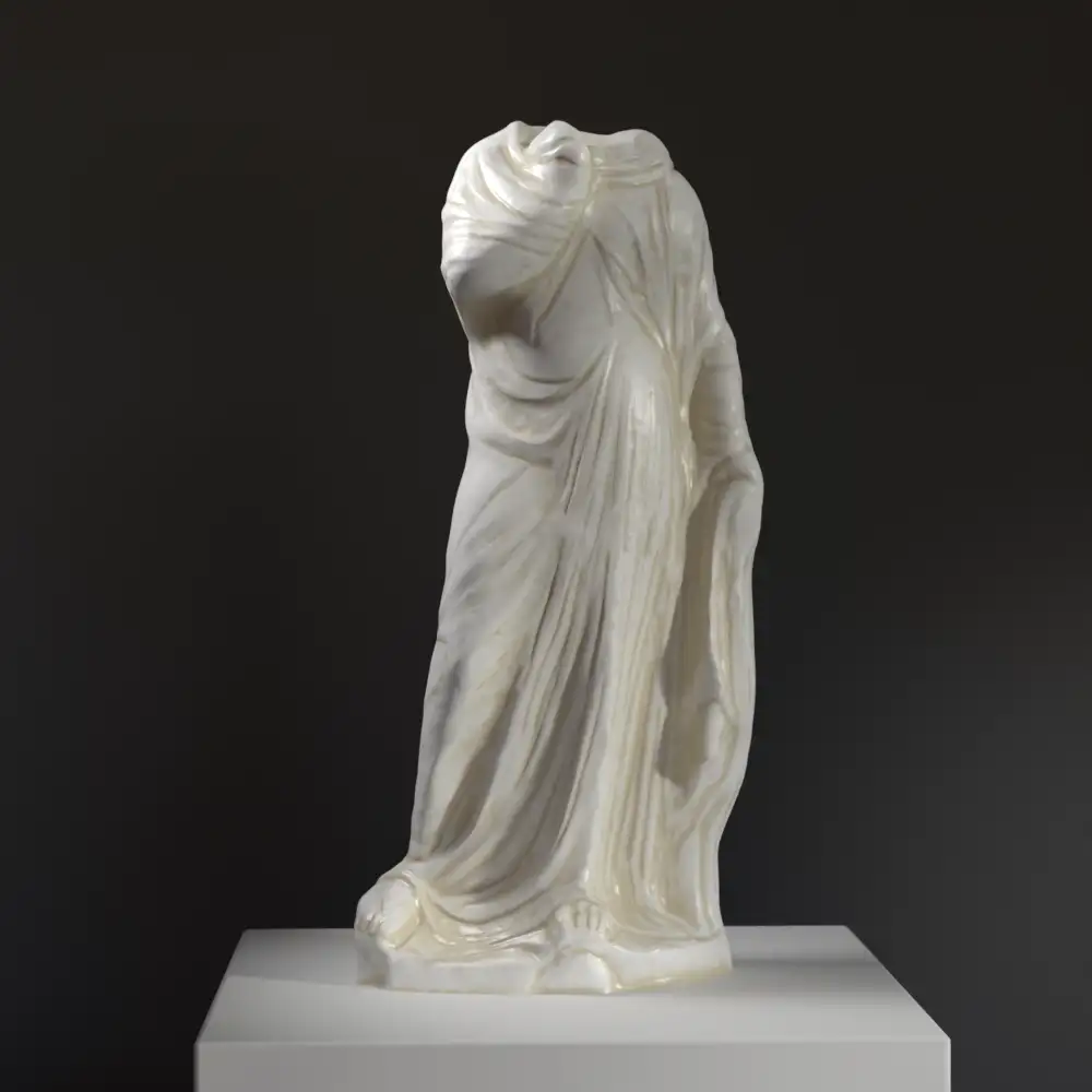 Figurine Féminine inspirée d'une œuvre du Musée d'État de l'Hermitage.