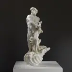 Sculpture de la Fontaine du Maure en résine avec patine imitant le marbre.