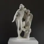 Sculpture de Ganymède enlevé par l'aigle, représentant la mythologie antique.