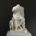 Sculpture représentant Sérapis, divinité assise sur un trône, sans tête.