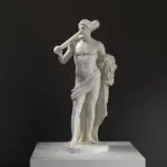 Sculpture d'Hercule à Bruxelles, représentant le héros mythologique.