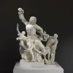 Réplique de la sculpture de Laocoön et ses fils, représentant la lutte contre des serpents marins.