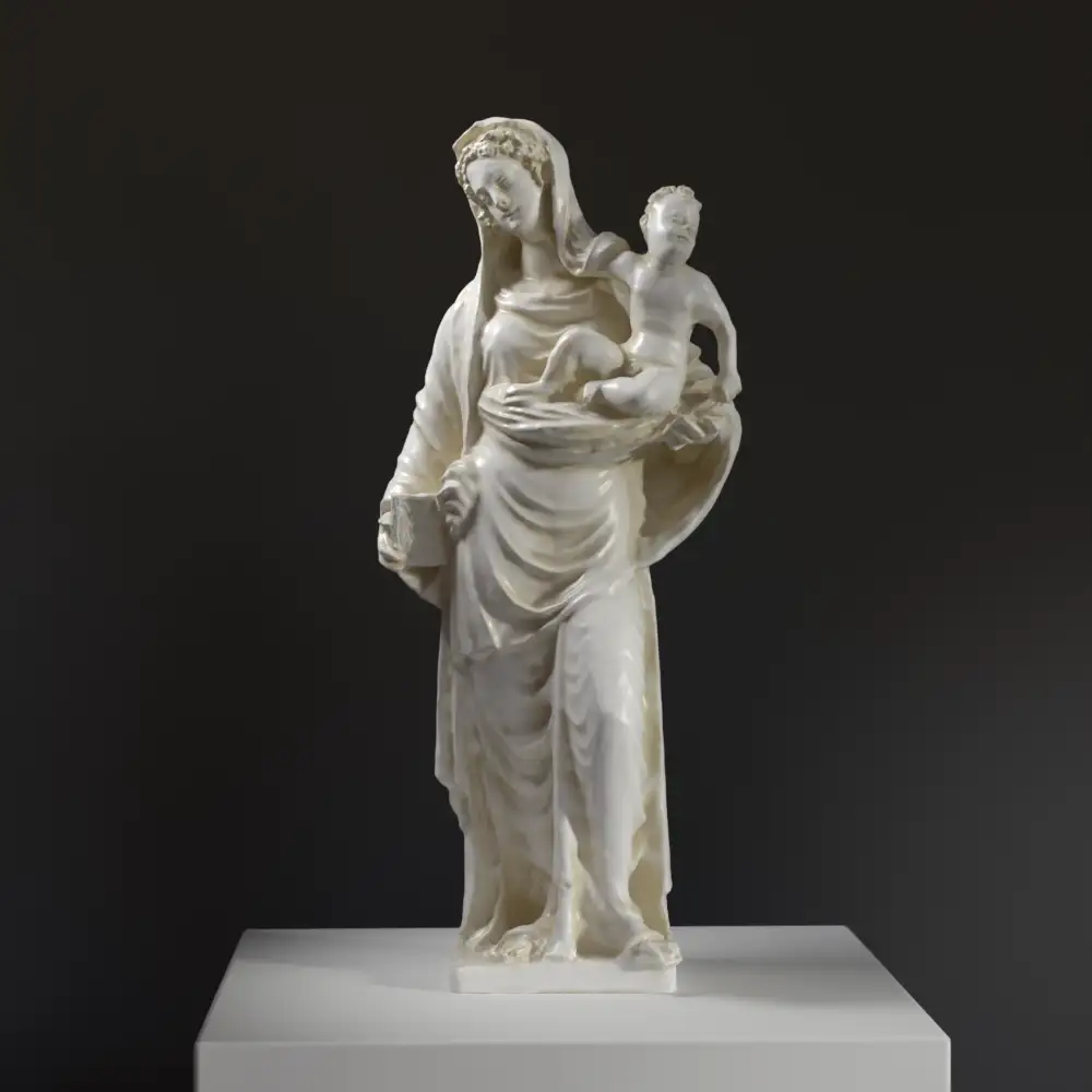 Sculpture de la Madonna col Bambino en résine avec effet marbré et bronze.