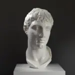 Buste de Portrait Masculin en résine avec effet de patine.