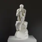 Sculpture de Méphistophélès en résine, représentant un démon du folklore allemand.