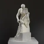 Réplique de la sculpture de la Muse du Monument à Whistler de Rodin.