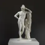 Réplique de la sculpture 'Paris' d'Antonio Canova en résine avec effet marbré.