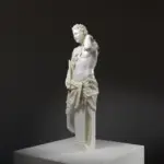 Sculpture du Faune au Palais de Versailles en résine de haute qualité.