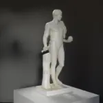 Sculpture de Diomède au Louvre de Paris, représentant un héros de la guerre de Troie.