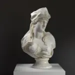 Buste de la Sibylle Samienne en résine avec effet marbre et bronze.
