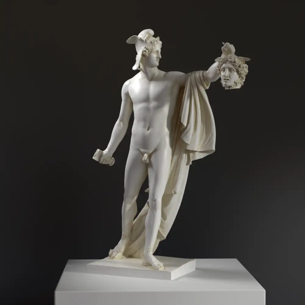 Réplique en résine de la sculpture de Persée tenant la tête de Méduse.
