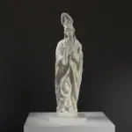 Scultura di San Martino in resina con dettagli in marmo e bronzo.