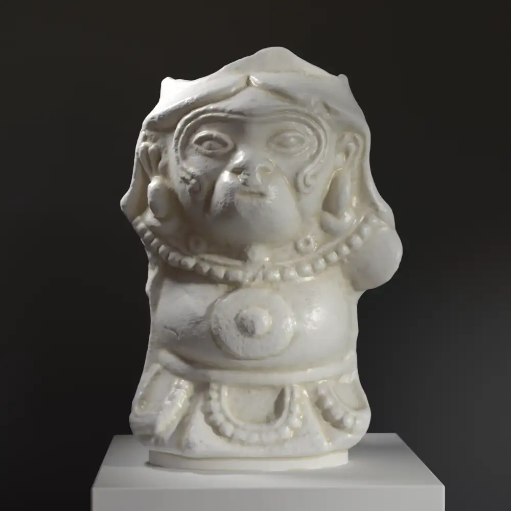 Scultura della Figurina del Monkey di Tumaco in resina con effetto marmo e bronzo.