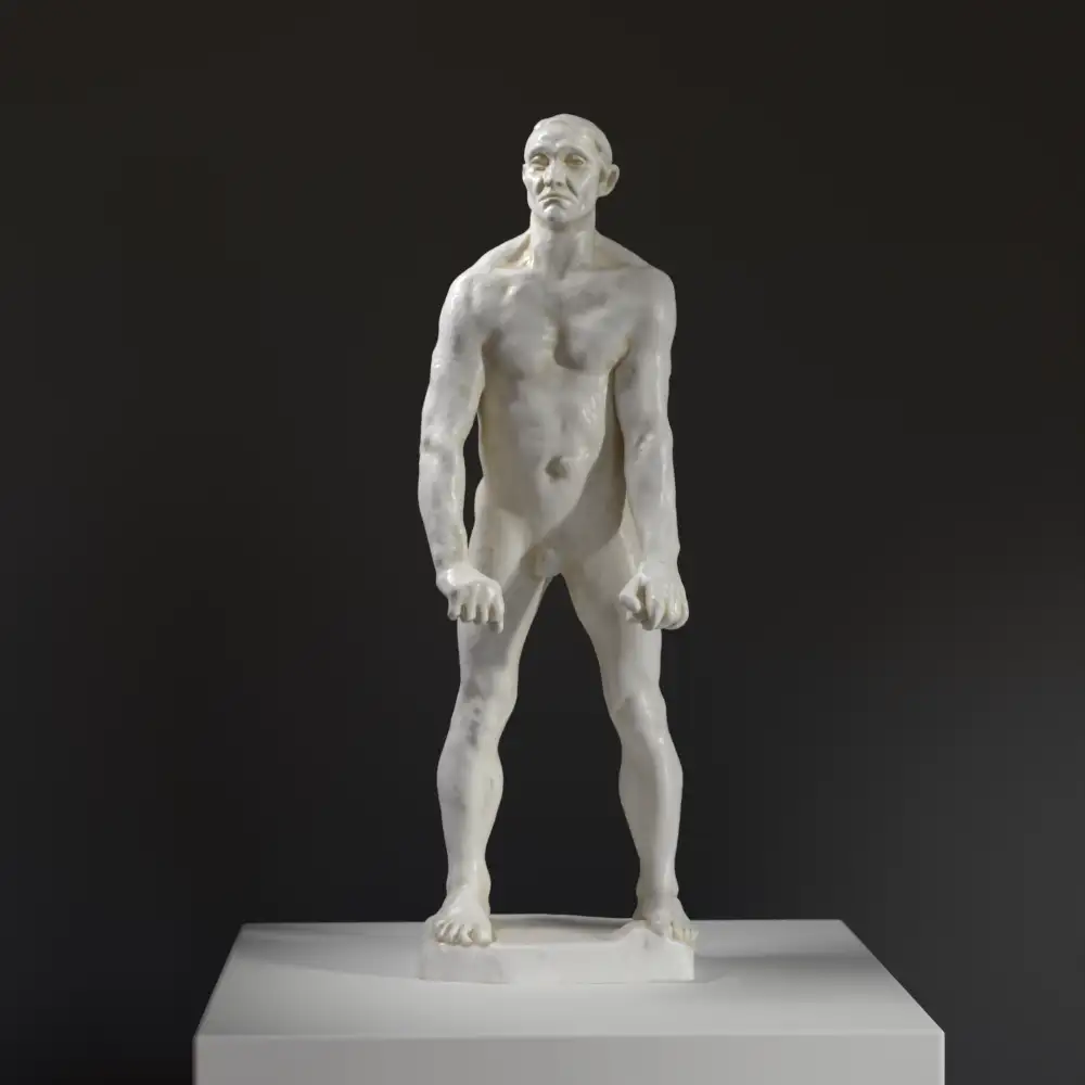 Replica della scultura 'Studio Nudo per Jean D’Aire', che rappresenta un momento di disperazione e coraggio.