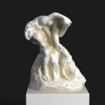 Replica della scultura del Fabbro e della sua Musa, un'opera che esplora il tema dell'ispirazione.