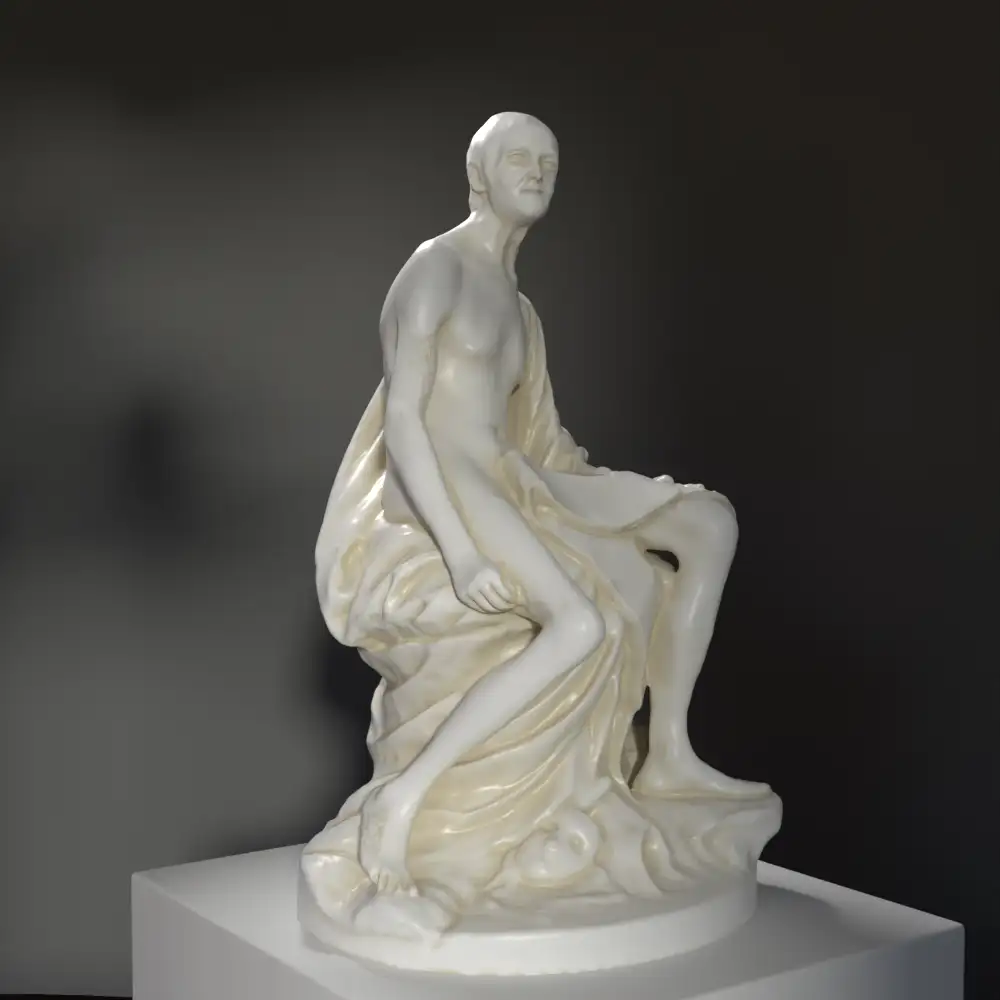 Replica della scultura di Voltaire Nudo al Louvre, evidenziando i dettagli anatomici e la posa dinamica.