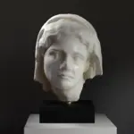 Replica del Busto di Demetra, Dea del raccolto, in resina con finitura in marmo e bronzo.