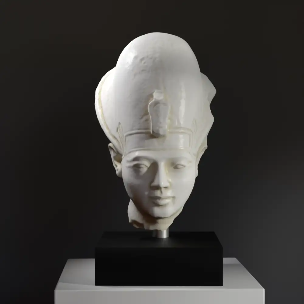 Replica del Busto del Re Amenmesse in resina con effetto marmo e bronzo.