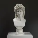 Busto dell'Autunno in resina con finitura in patina.