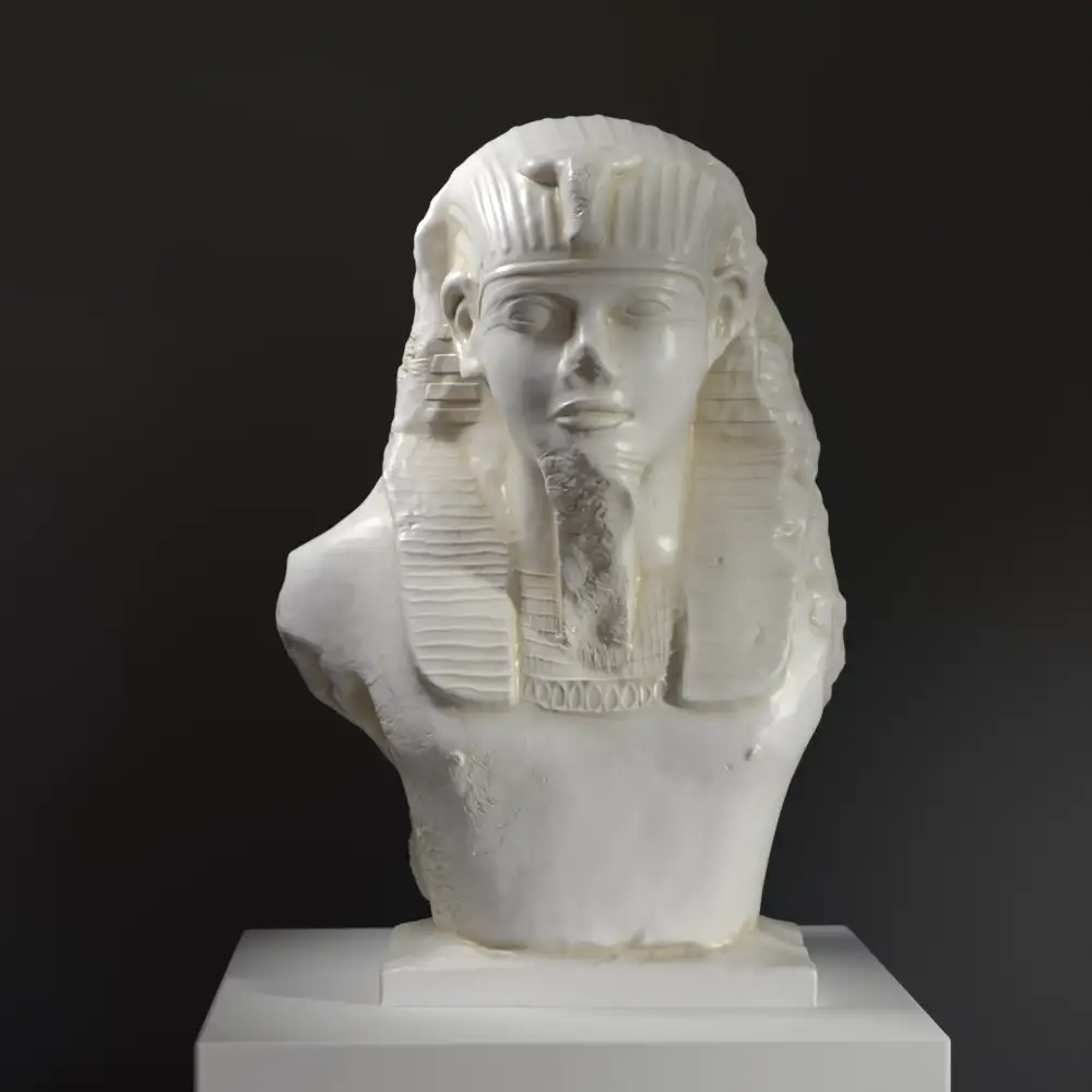 Replica van de Buste van het Bovenste Deel van een Colossaal Standbeeld van Amenhotep in het British Museum.